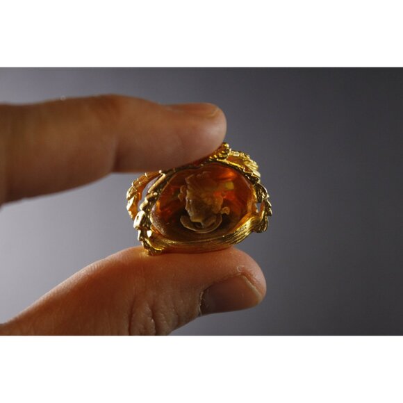 Vintage yellow glass Medusa intaglio fob, gentlemans watch fob - Picture 7 of 9